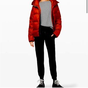 Lululemon on the fly luxtreme jogger, black, size 6!